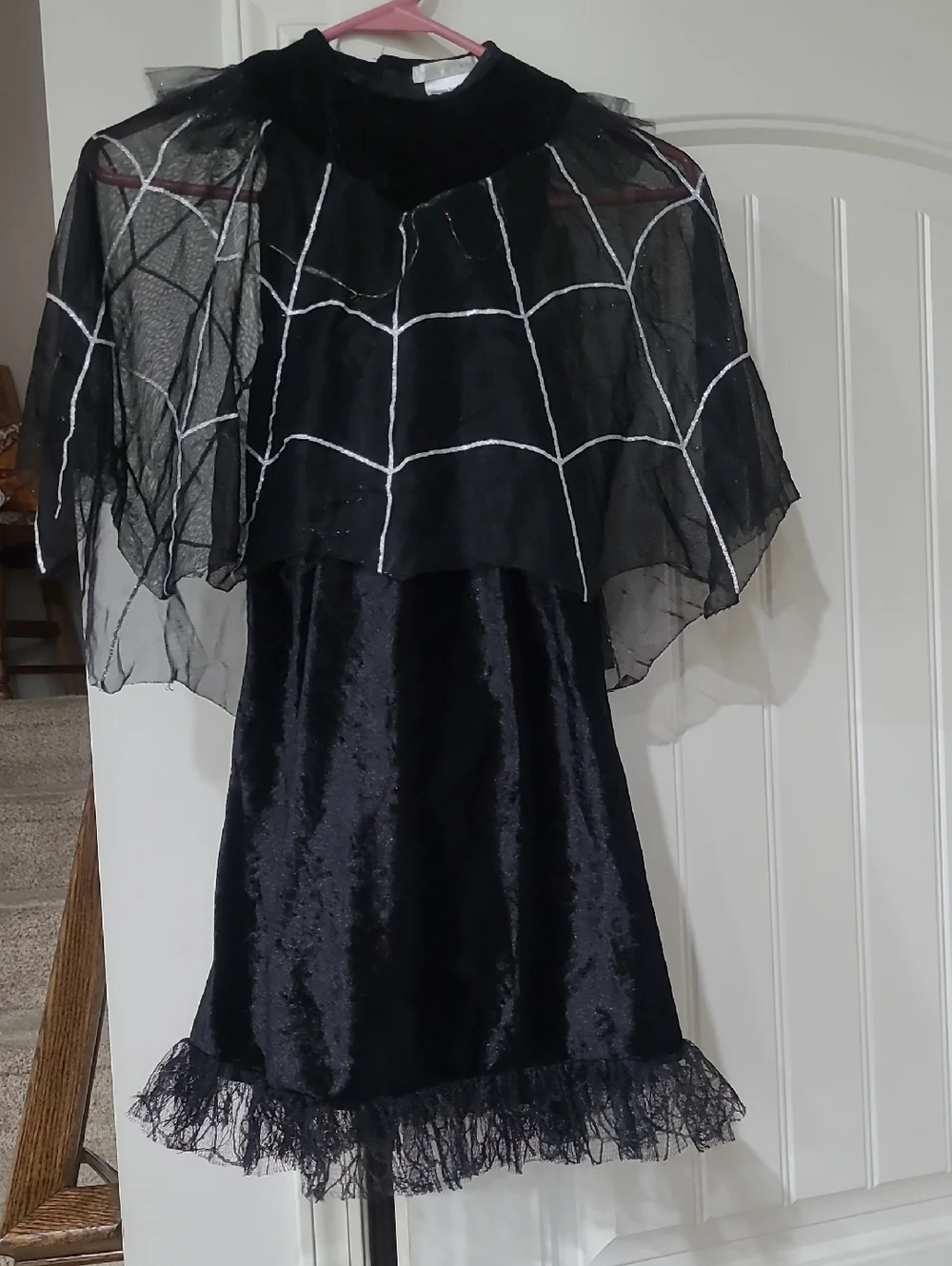 Pottery Barn Kids Black Spider Queen Web Cape Costume/ Dress 3T - Picture 1 of 10